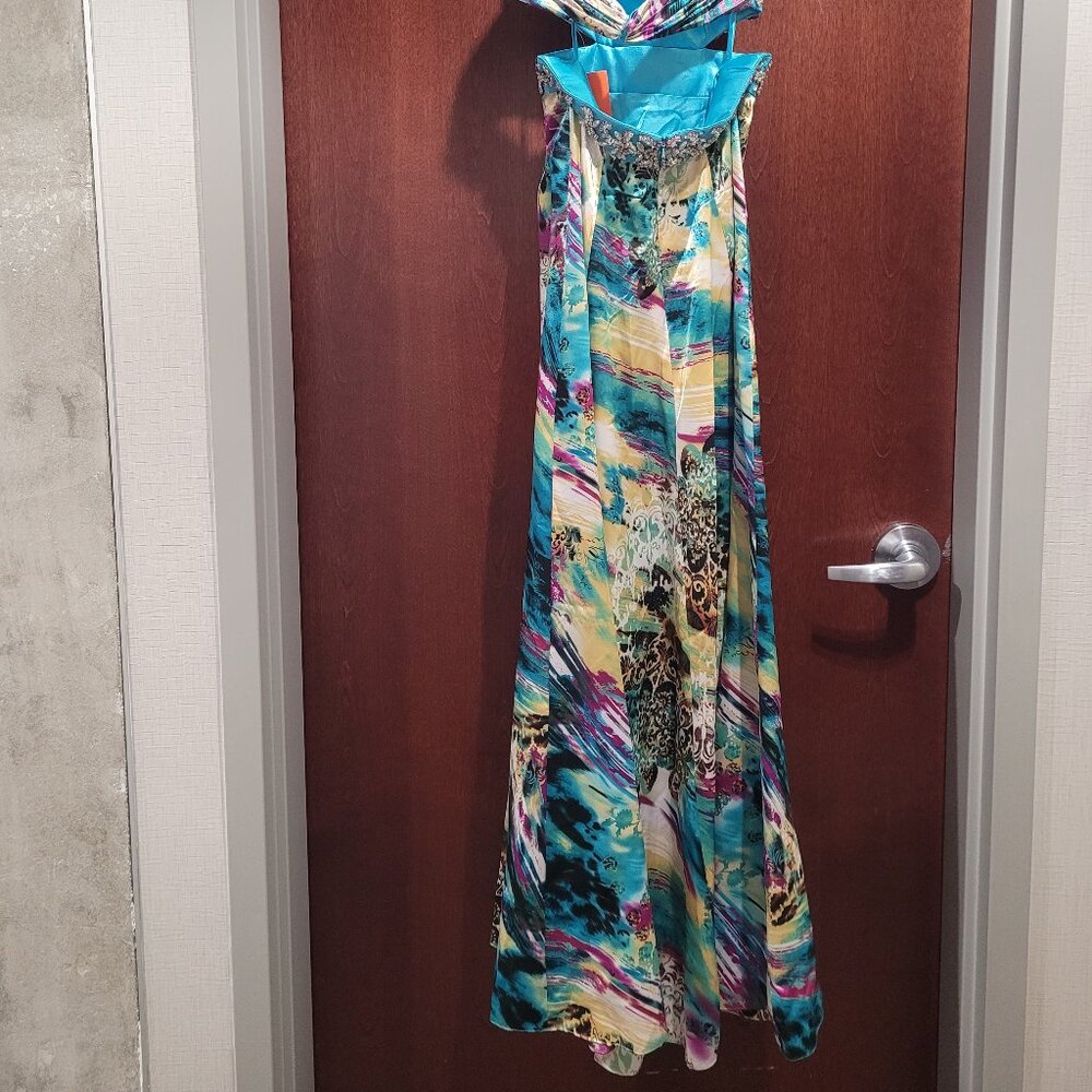 Landa Designs PC213 Size 2 Prom Dress - Picture 6 of 8